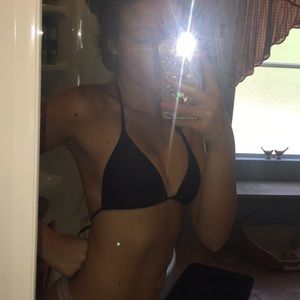 Black bikini top!!